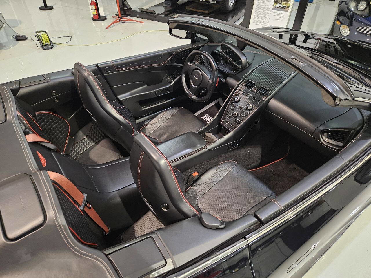 Used 2014 Aston Martin Vanquish Volante image 26