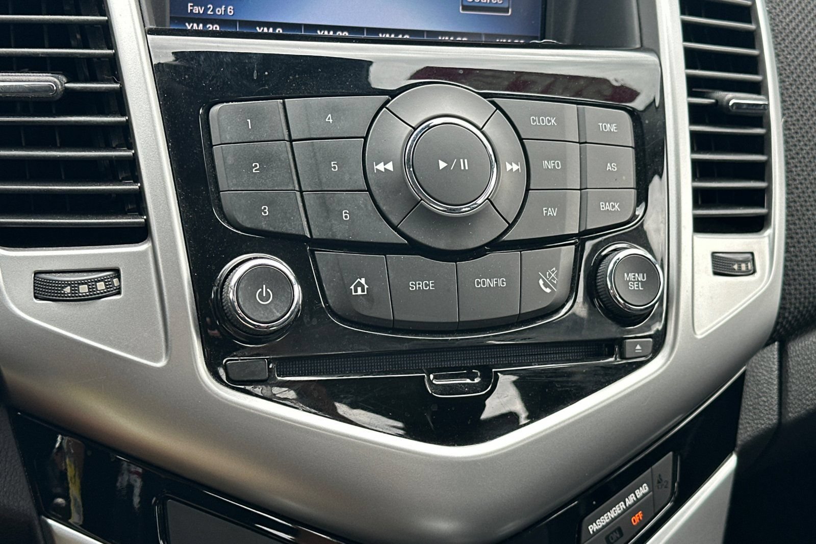Used 2015 Chevrolet Cruze Diesel FWD image 18