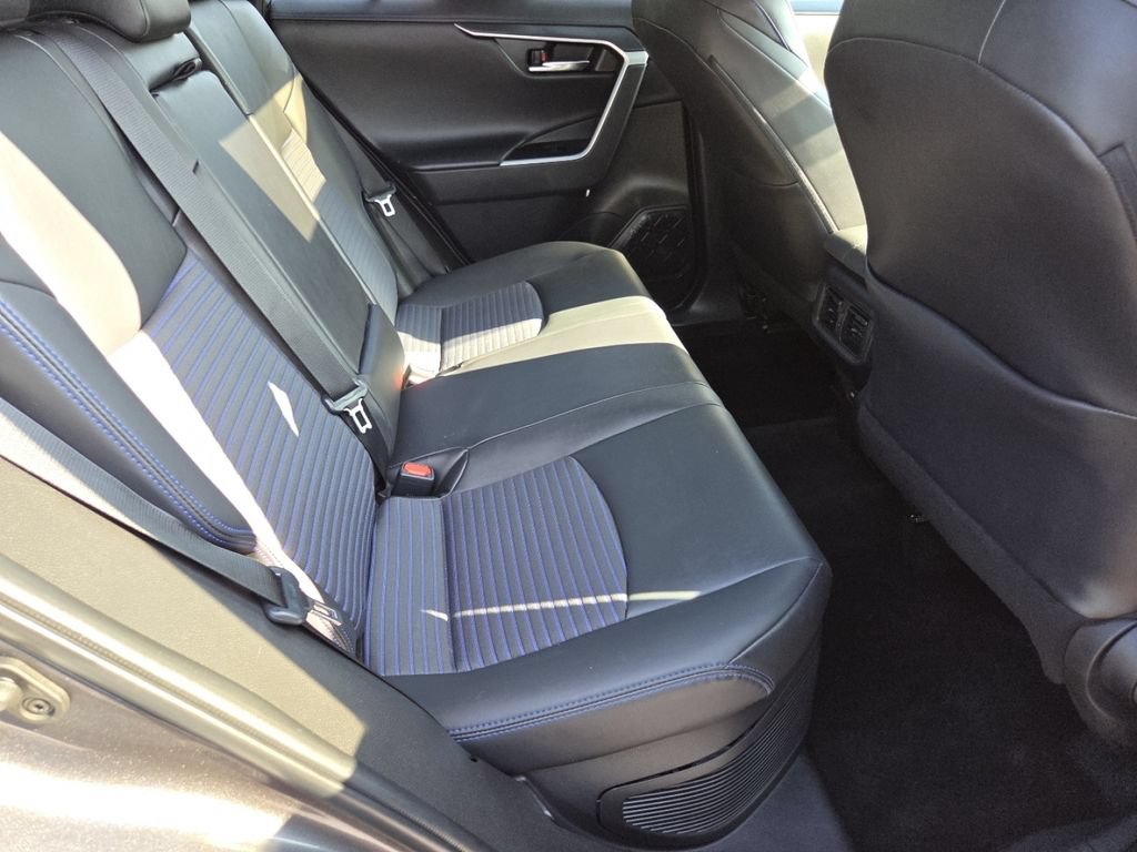 Used 2022 Toyota RAV4 XSE AWD/4WD image 27