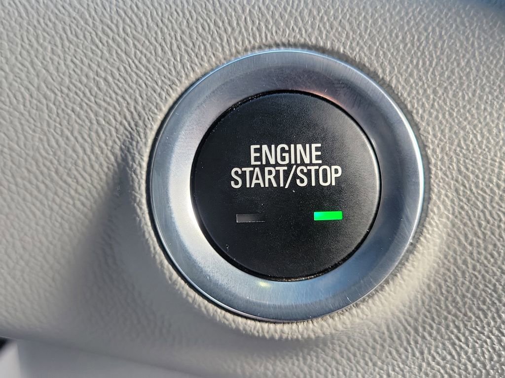 Used 2024 GMC Terrain SLT w/ LPO, Floor Liner Package image 33