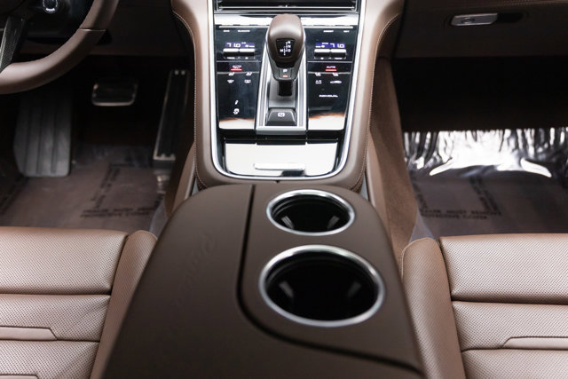 Used 2023 Porsche Panamera 4S Executive image 9