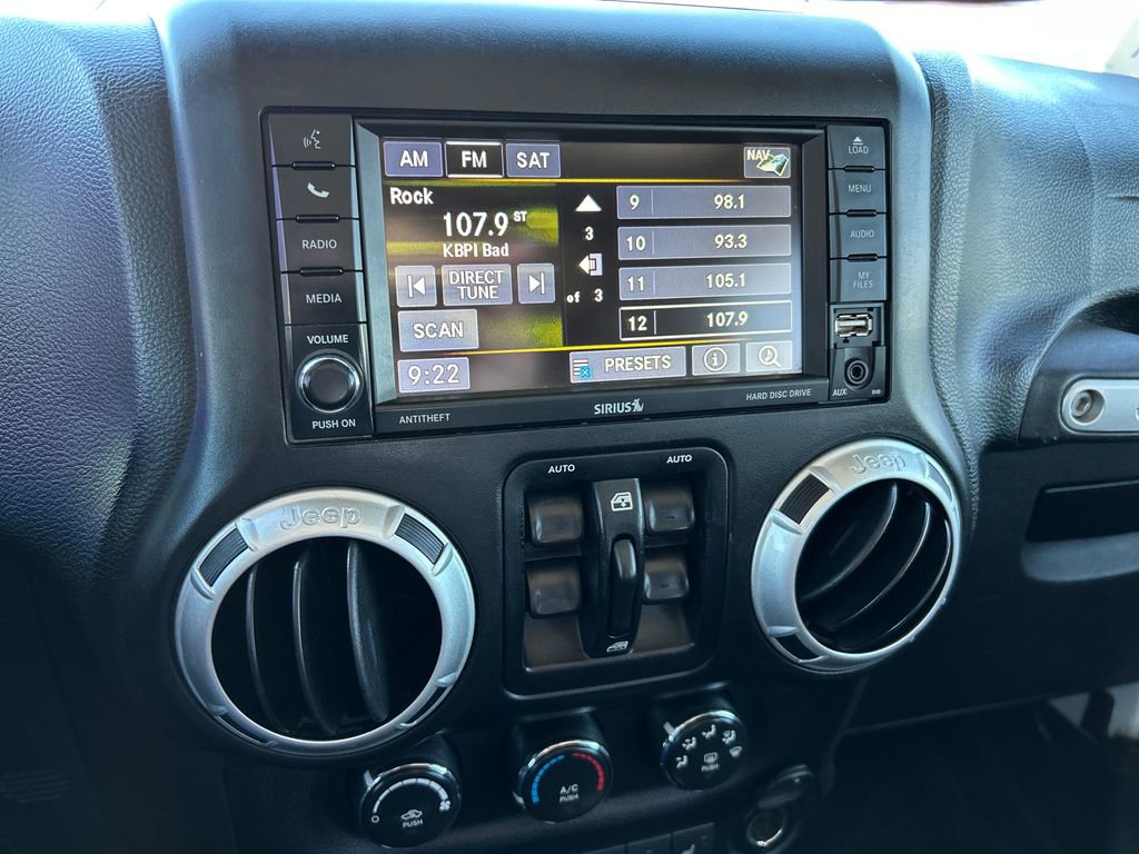 Used 2016 Jeep Wrangler Unlimited Rubicon AWD/4WD image 19