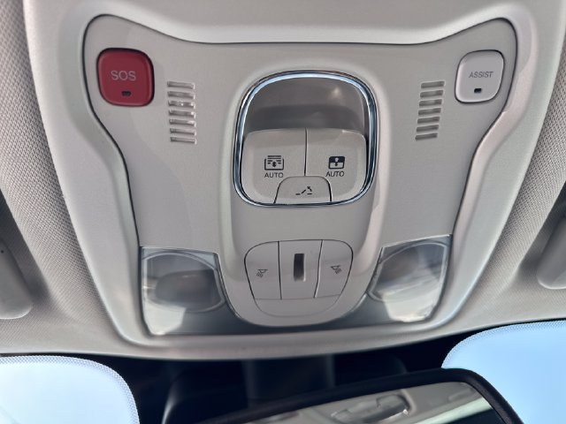 Used 2023 Jeep Renegade Limited w/ Sun/Sound Group AWD/4WD image 37