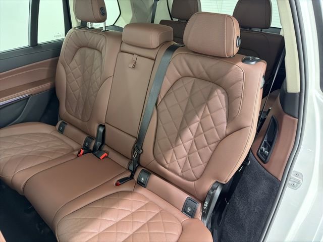Used 2026 BMW X7 xDrive40i image 16