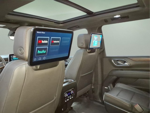 Used 2023 Chevrolet Suburban High Country w/ Premium Package AWD/4WD image 13