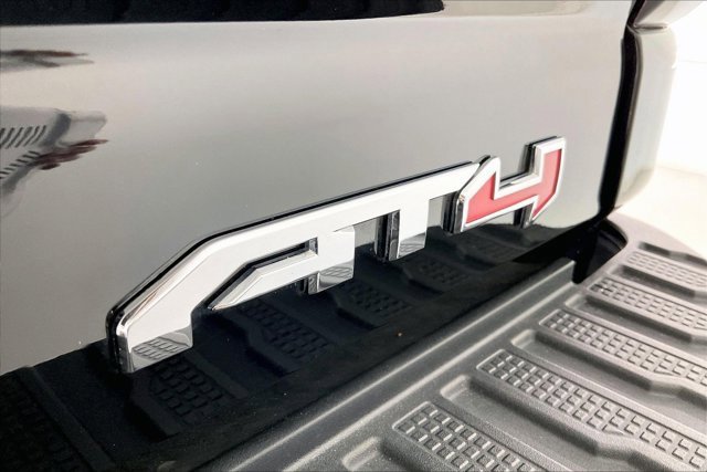Used 2022 GMC Sierra 2500 AT4 w/ AT4 Premium Plus Package image 7