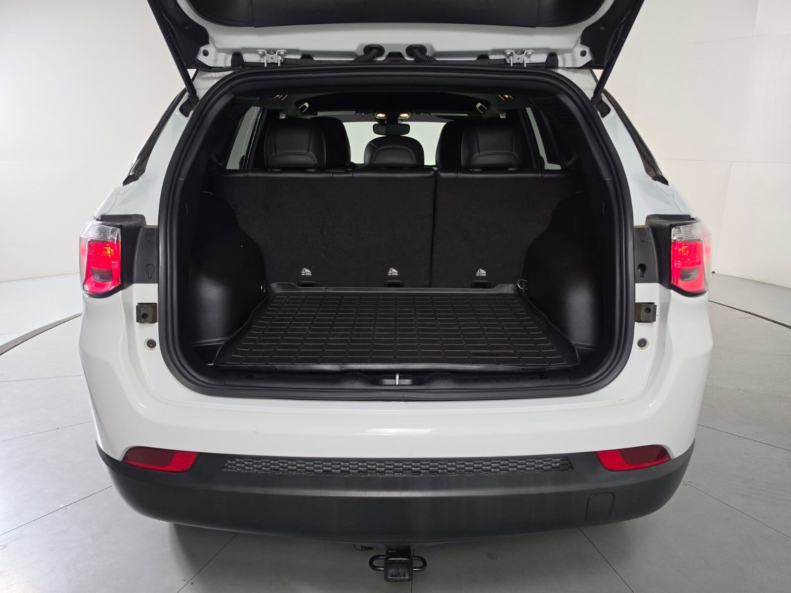 Used 2023 Jeep Compass Altitude image 19