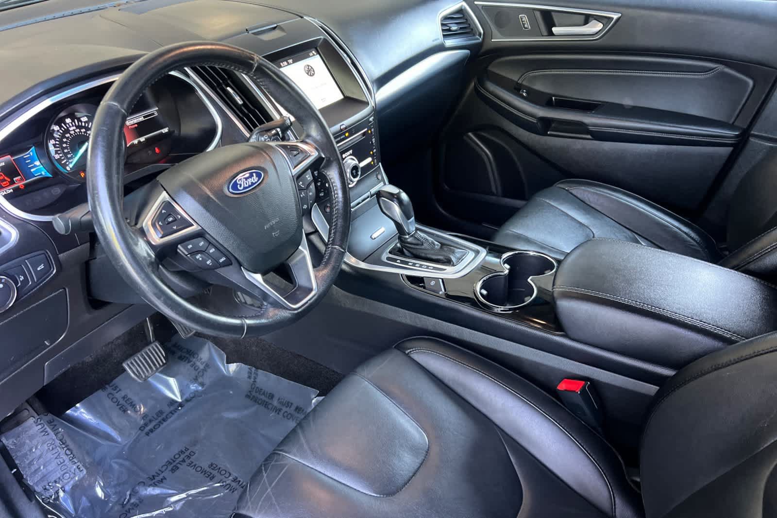 Used 2018 Ford Edge Titanium FWD image 11