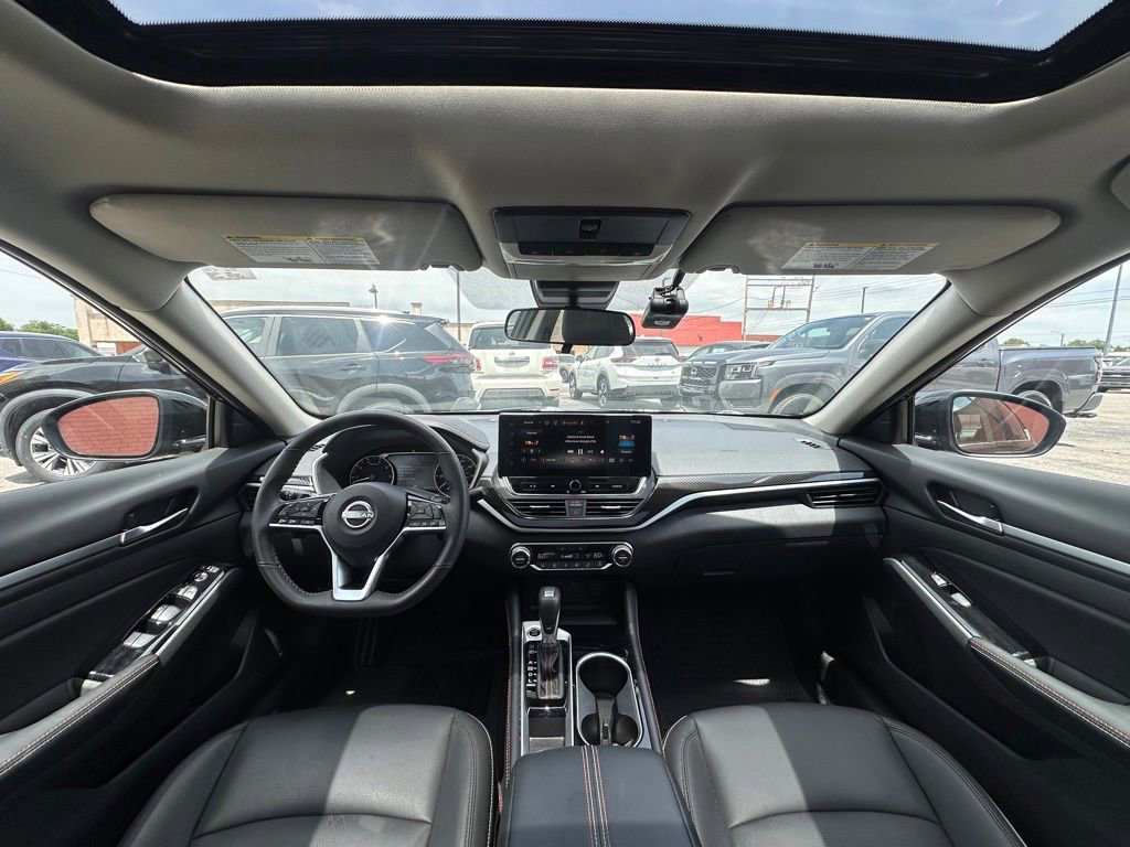 Certified 2025 Nissan Altima 2.5 SR w/ SR Premium Package FWD image 17