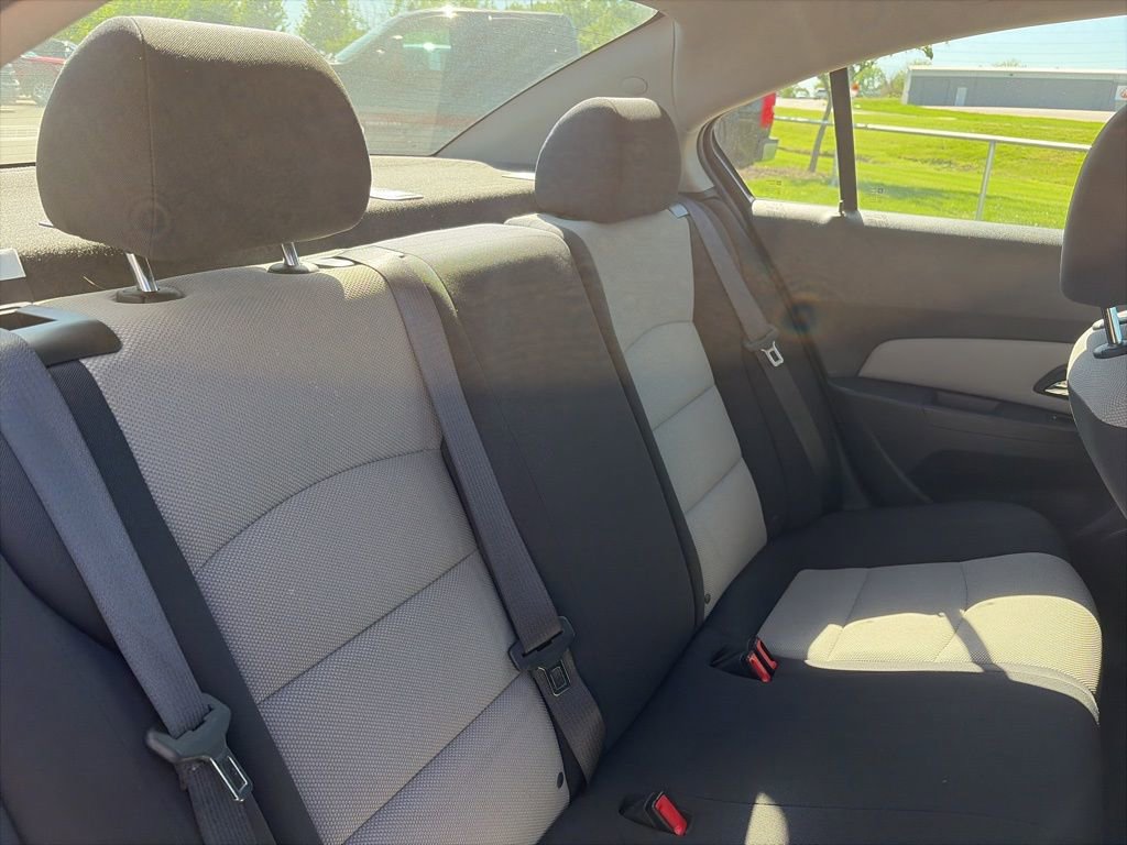 Used 2016 Chevrolet Cruze LS FWD image 28