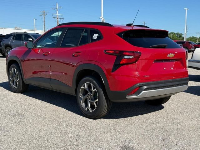 New 2026 Chevrolet Trax LT w/ Sunroof Package FWD video 3