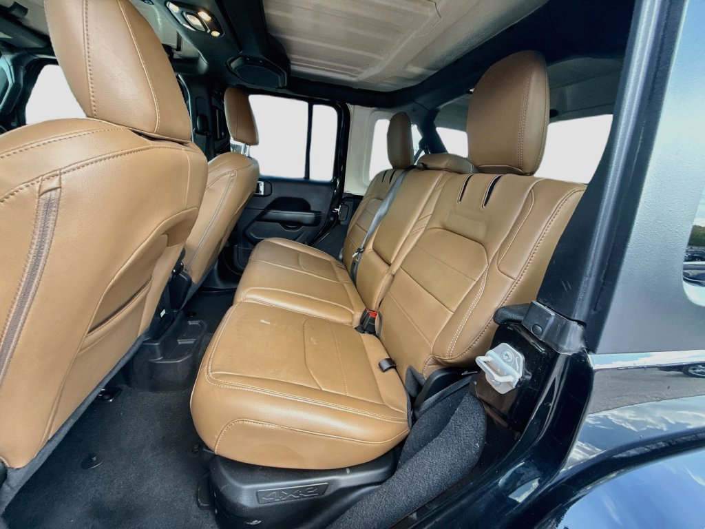 Used 2022 Jeep Wrangler Unlimited Sahara w/ Cold Weather Group AWD/4WD image 27