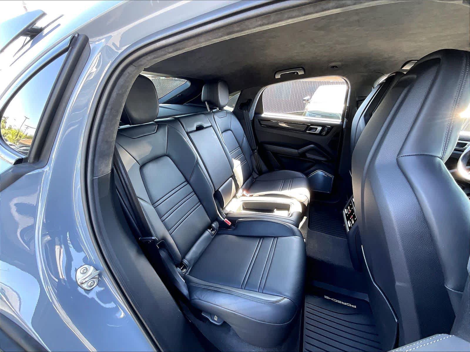 Used 2022 Porsche Cayenne Turbo GT AWD/4WD image 30