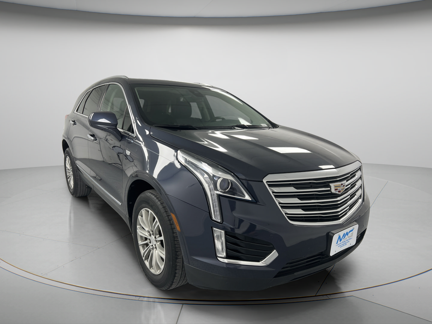 Used 2019 Cadillac XT5 Luxury FWD image 2