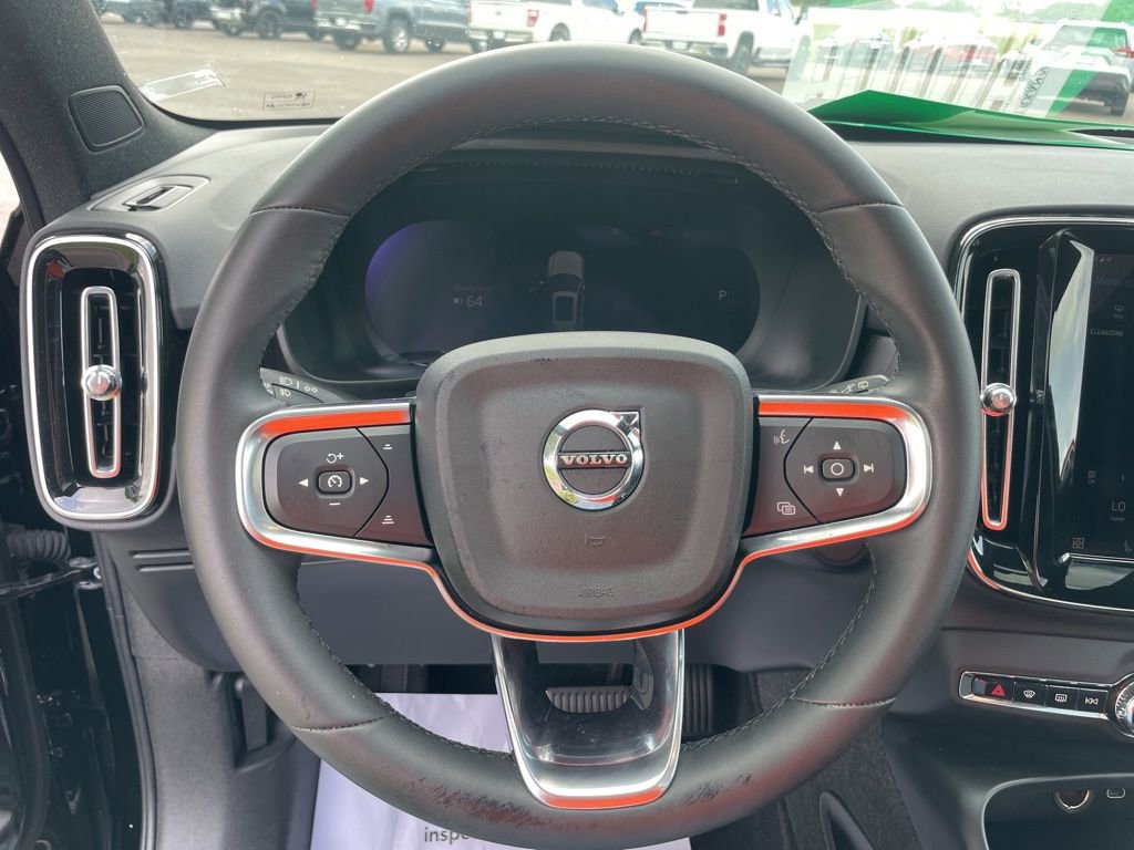 Used 2023 Volvo XC40 Recharge Plus AWD/4WD image 25