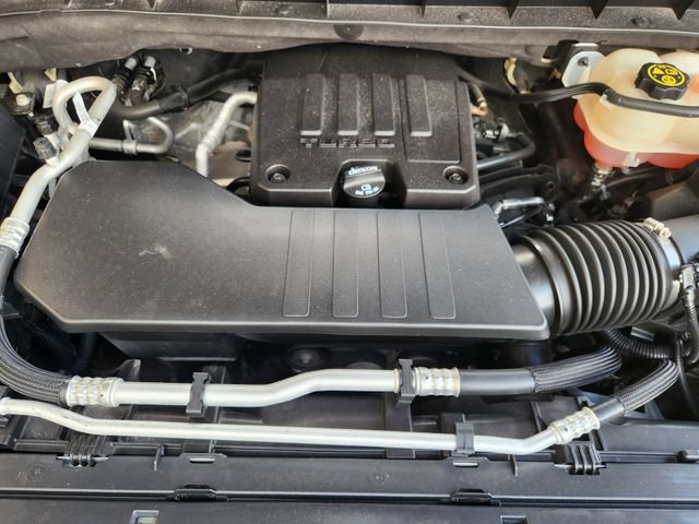 Used 2023 Chevrolet Silverado 1500 LT AWD/4WD image 32