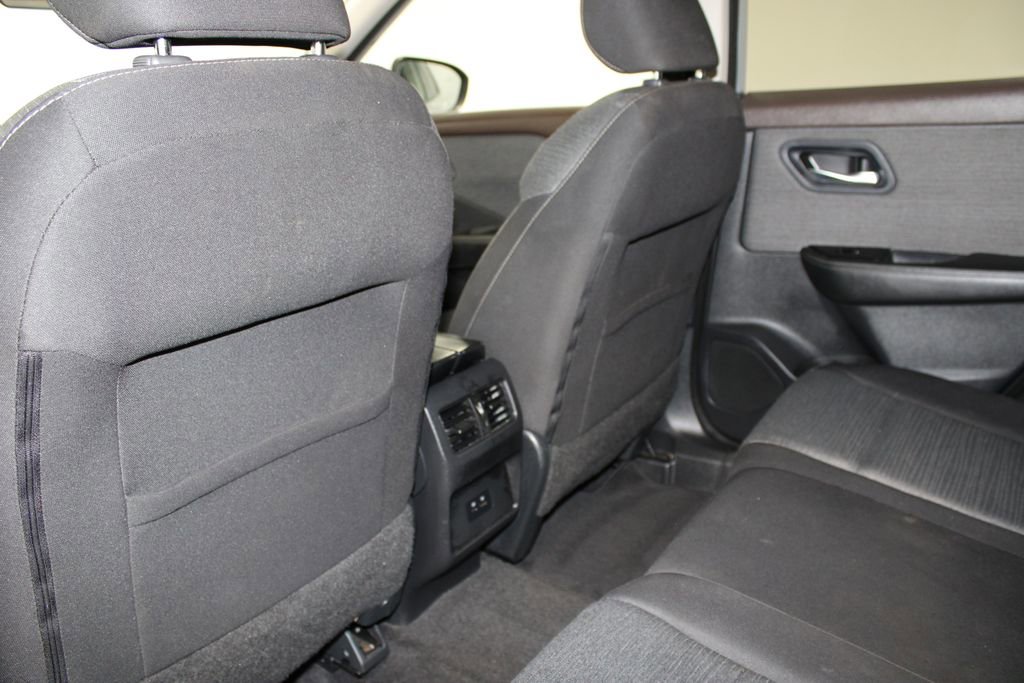 Used 2022 Nissan Rogue SV image 21