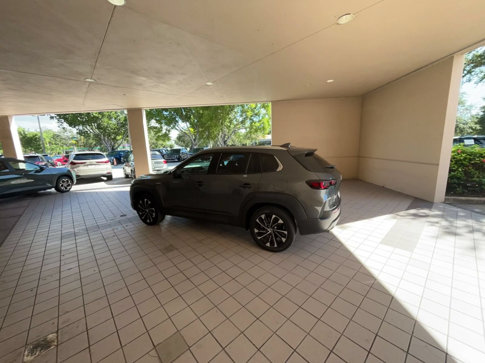 Used 2025 MAZDA CX-50 2.5 Hybrid w/ Premium Plus Pkg AWD/4WD image 9