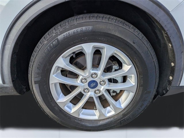 Used 2020 Ford Escape SE image 11