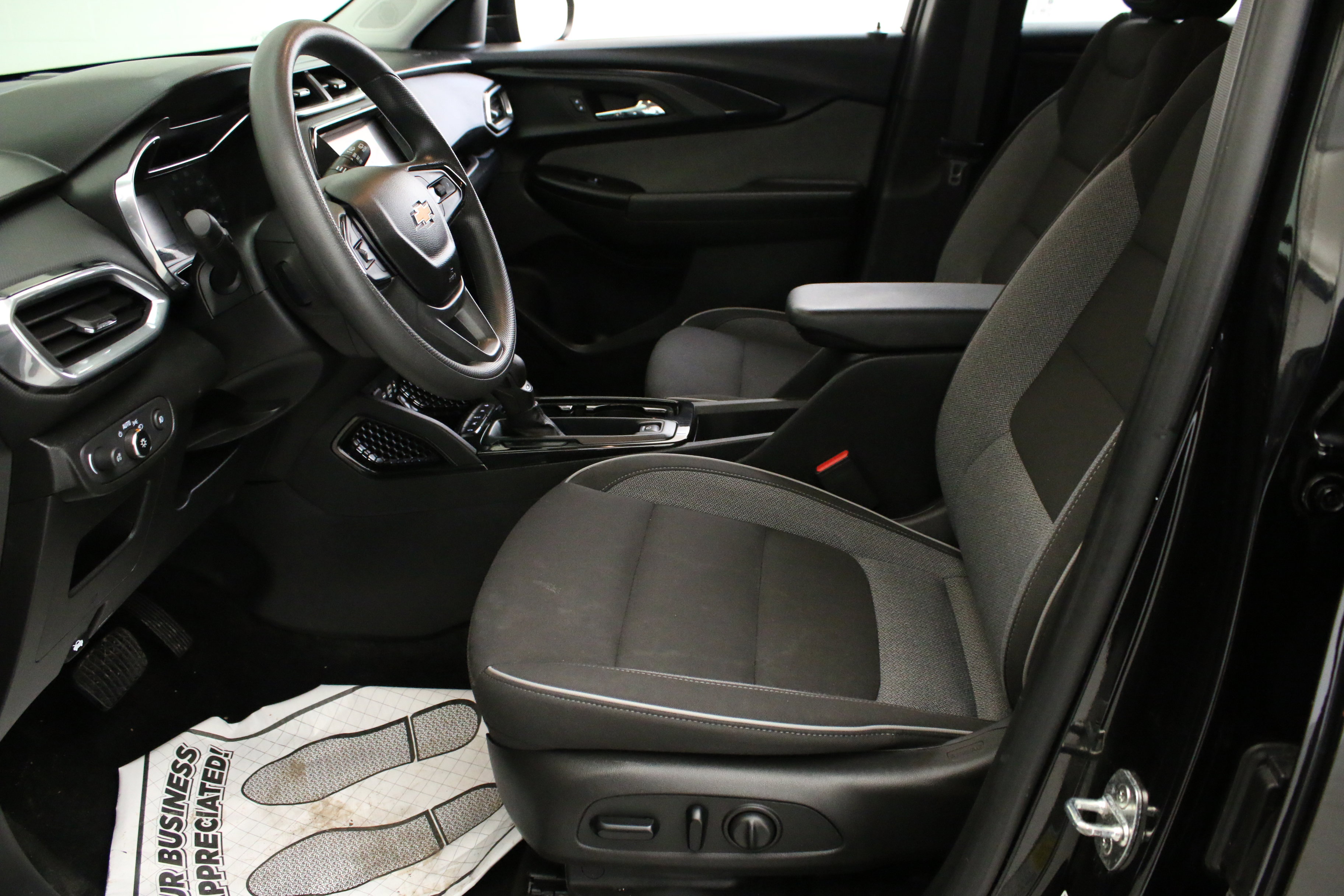 Used 2023 Chevrolet TrailBlazer LT w/ Convenience Package image 28