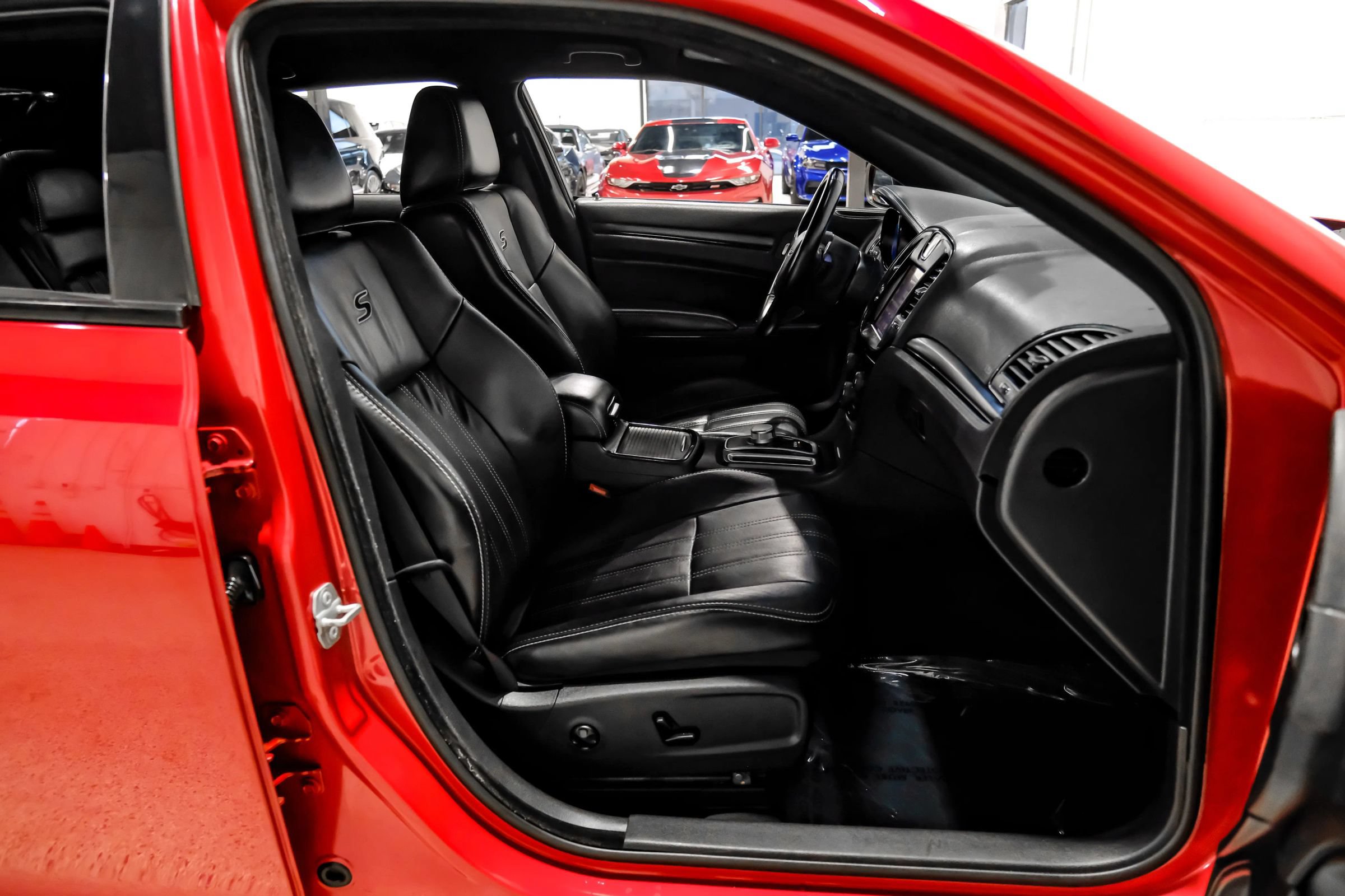 Used 2015 Chrysler 300 S RWD image 45