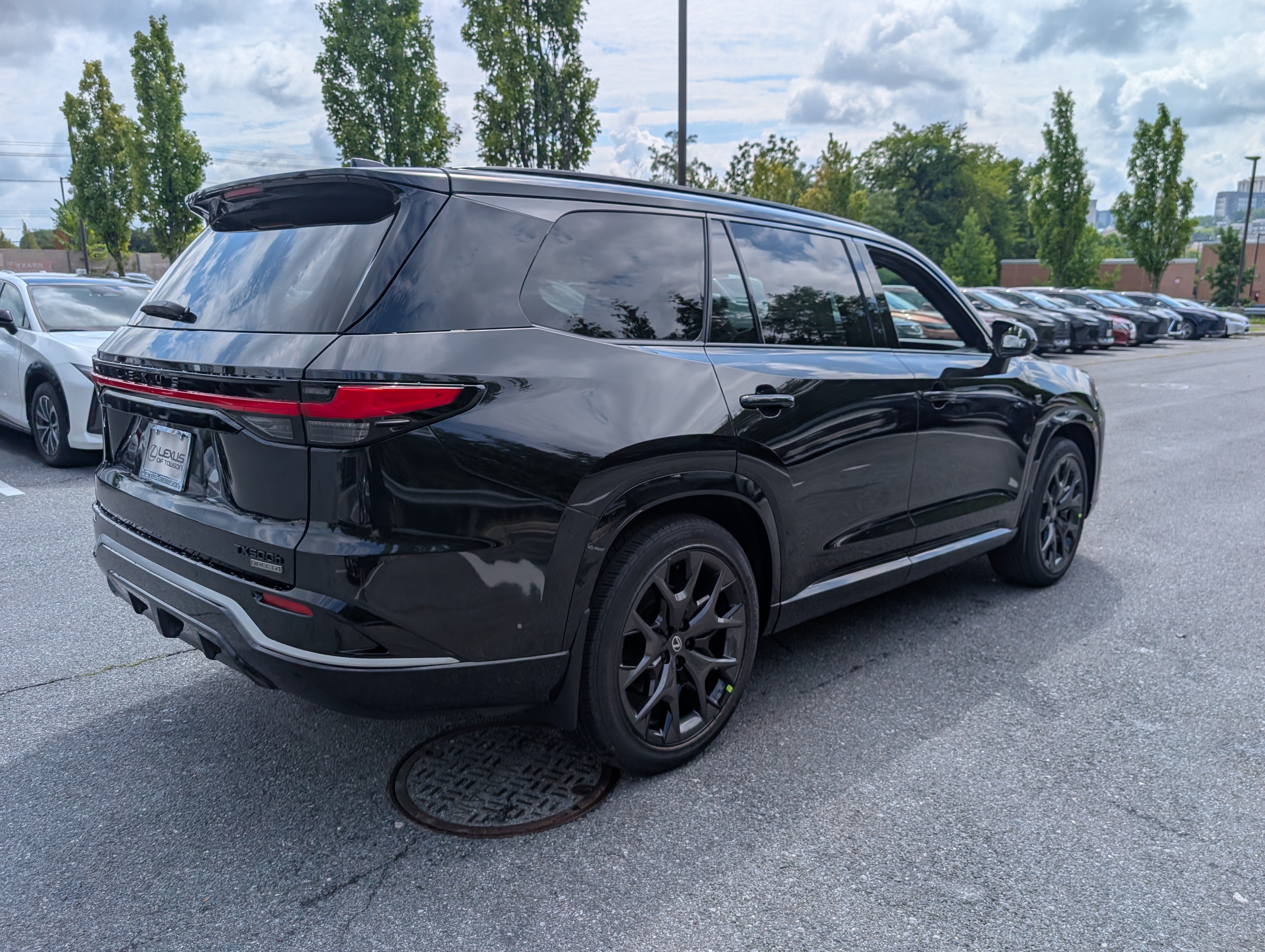 New 2026 Lexus TX 500h AWD image 2