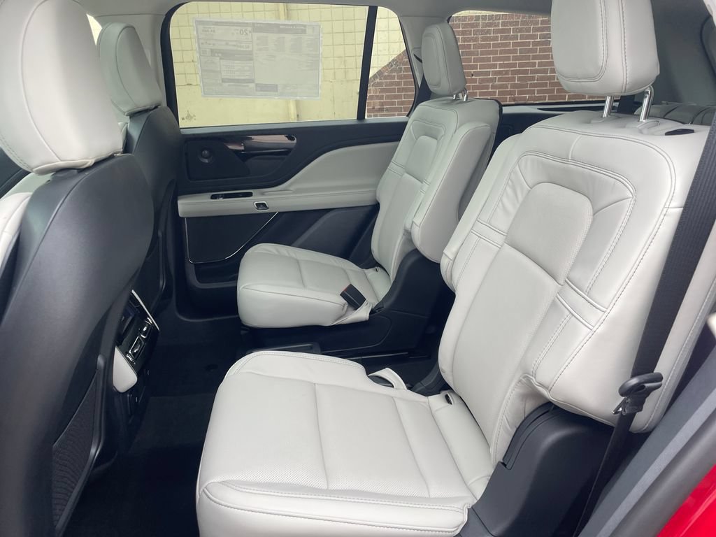 New 2026 Lincoln Aviator Reserve w/ Illumination Package AWD/4WD image 18