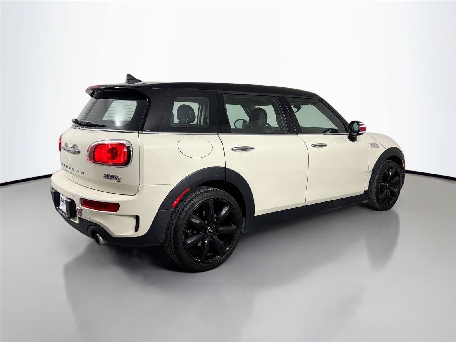 Used 2016 MINI Cooper Clubman S FWD image 5
