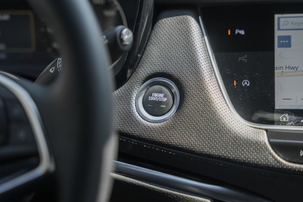 Used 2025 Cadillac XT5 Premium Luxury image 24