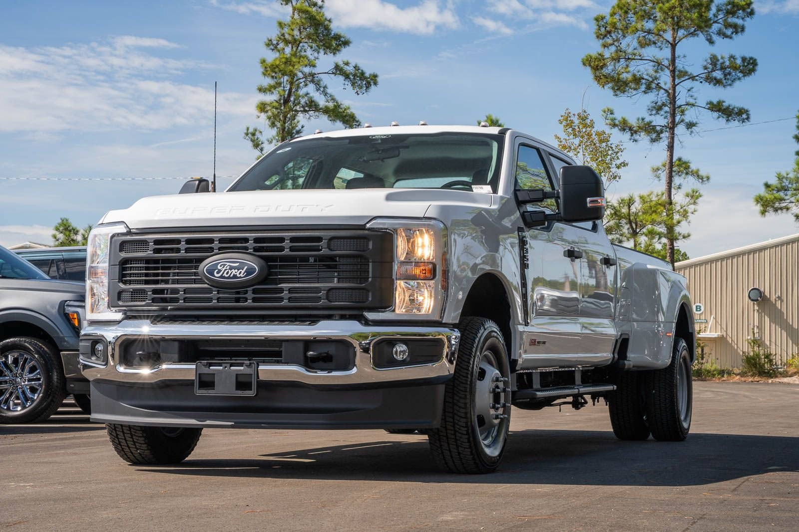 New 2027 Ford F350 XL AWD/4WD image 4
