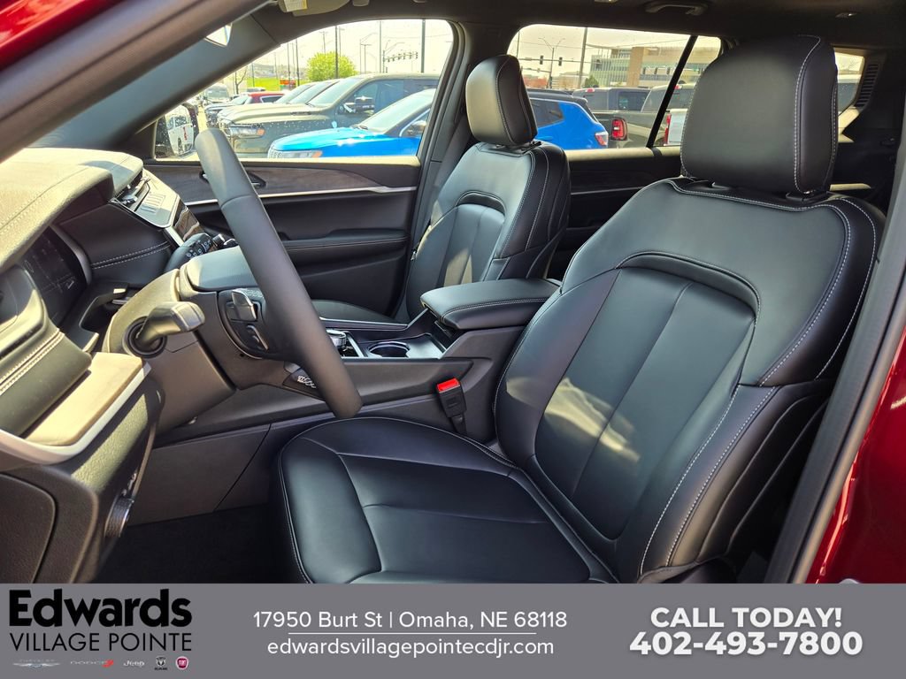 New 2026 Jeep Grand Cherokee L Limited w/ Limited Altitude Package AWD/4WD image 14
