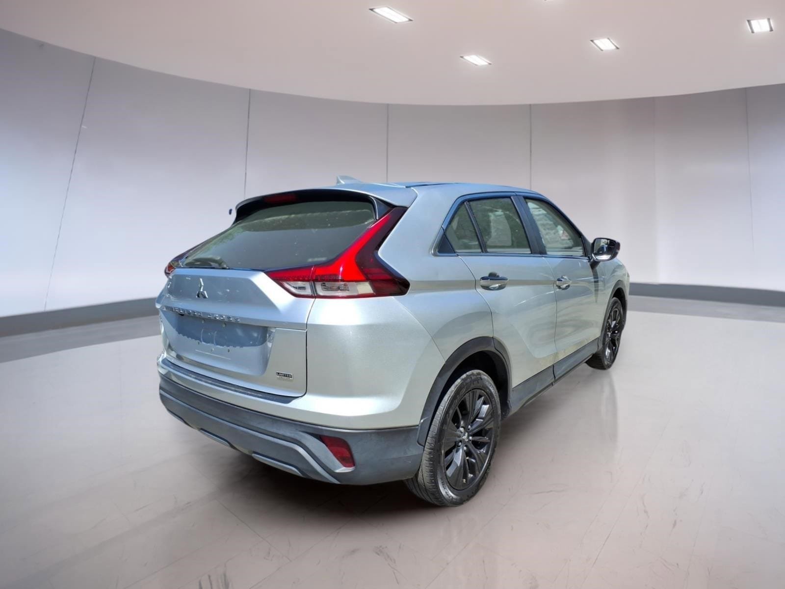Used 2022 Mitsubishi Eclipse Cross LE AWD/4WD image 4