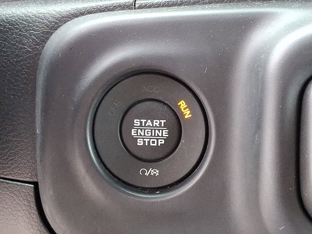 Used 2019 Jeep Wrangler Sport image 17