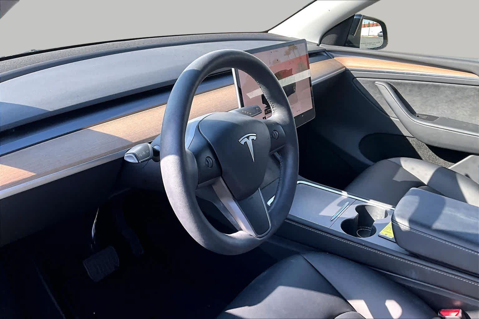 Used 2023 Tesla Model Y AWD image 17