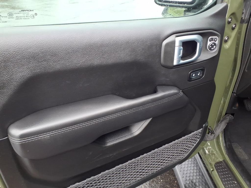 Used 2021 Jeep Wrangler Unlimited Sahara AWD/4WD image 10