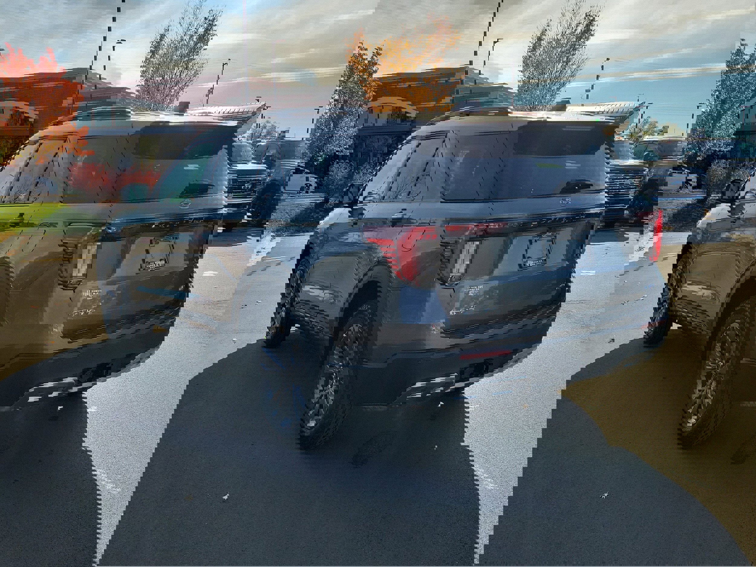 New 2026 Ford Explorer Active w/ Active Comfort Package image 3