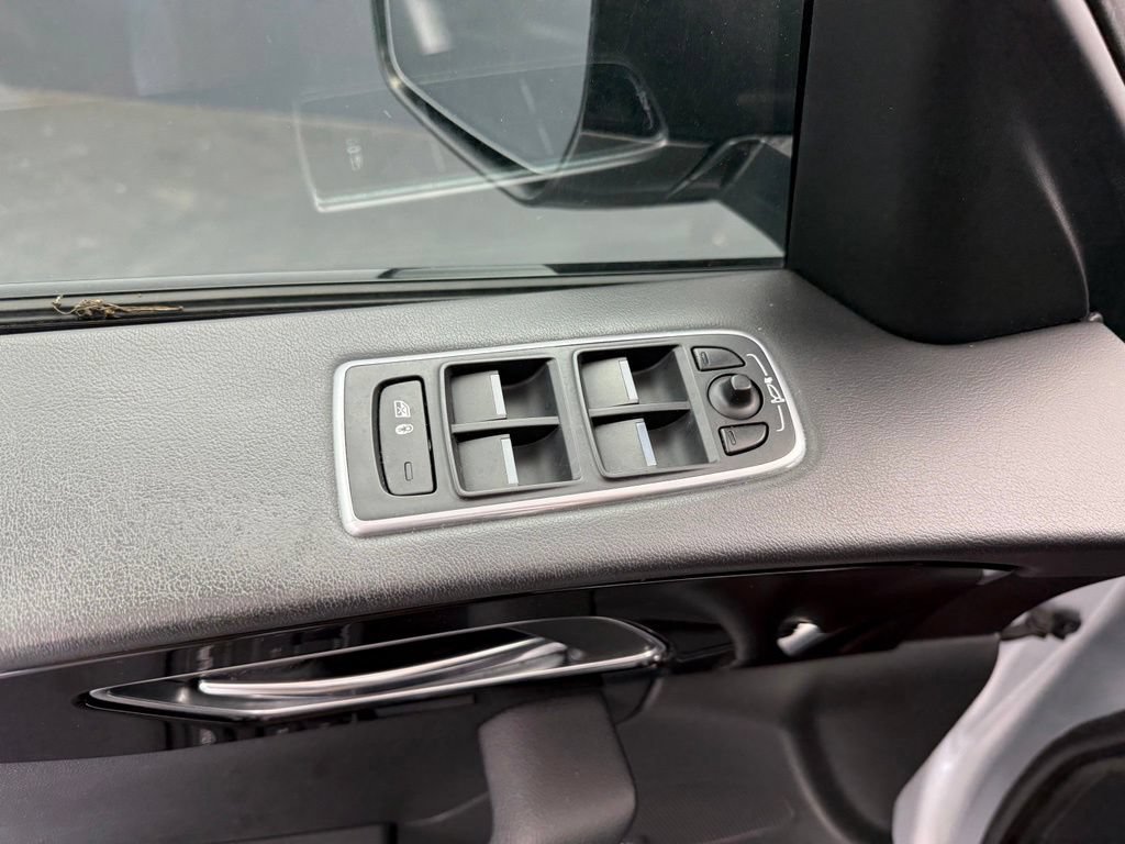 Used 2019 Jaguar F-PACE Premium AWD/4WD image 41
