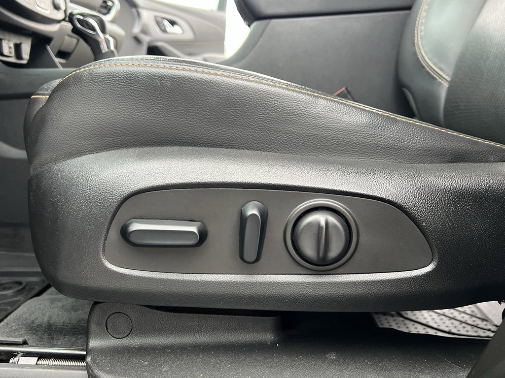 Used 2021 Chevrolet Traverse Premier w/ Redline Edition image 16