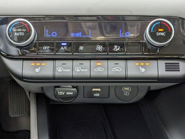 Certified 2025 Hyundai Elantra SEL FWD image 24