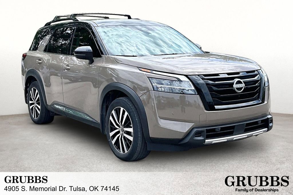 Used 2024 Nissan Pathfinder Platinum w/ Black Appearance Package AWD/4WD image 1