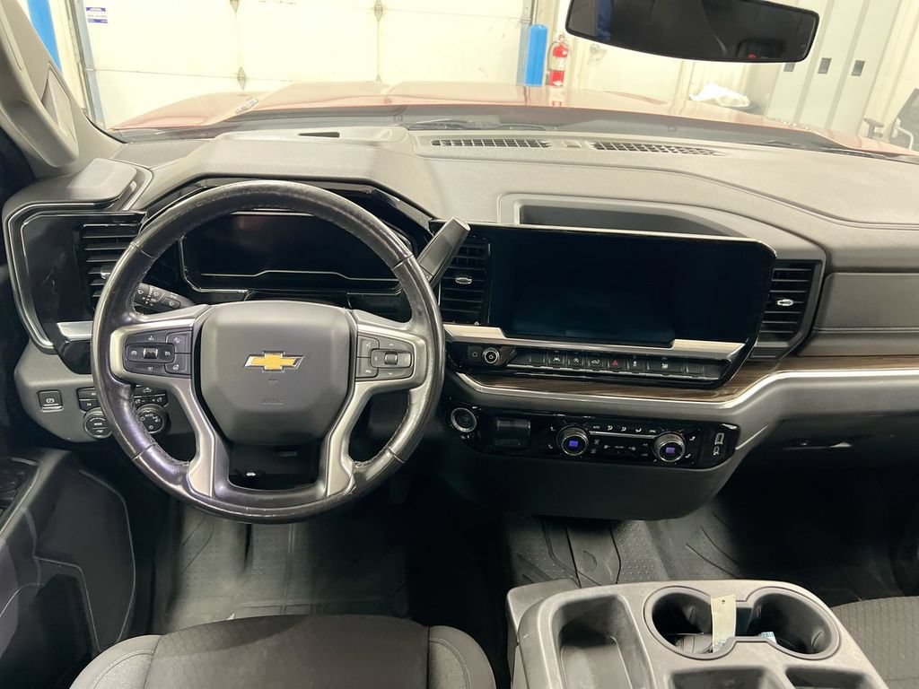 Used 2022 Chevrolet Silverado 1500 LT w/ Protection Package AWD/4WD image 10