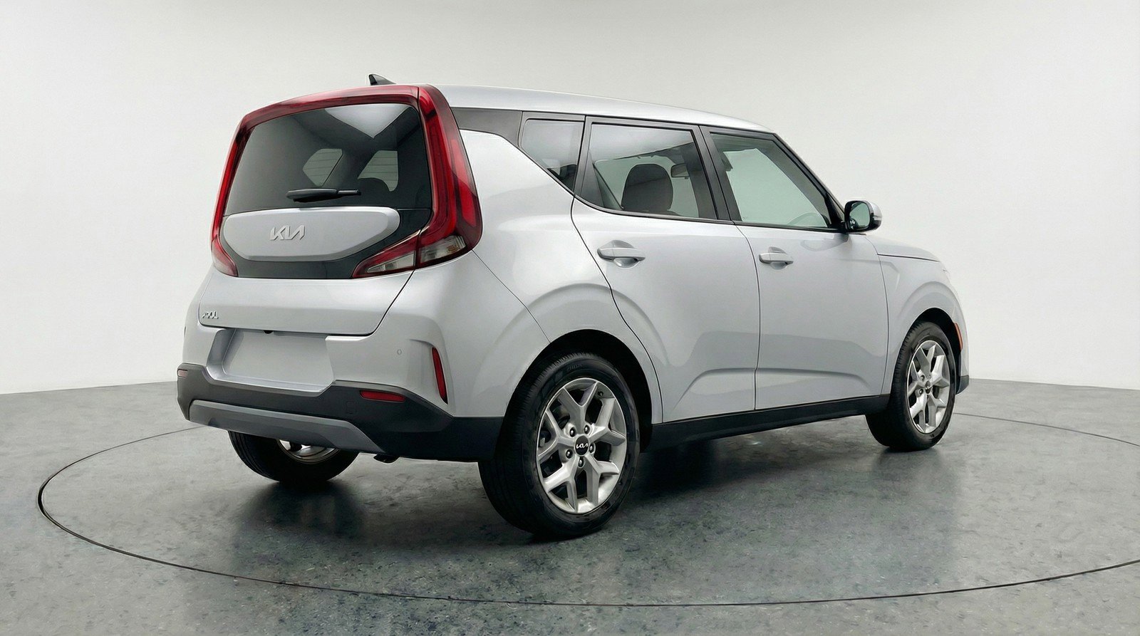 Used 2025 Kia Soul LX w/ LX Technology Package FWD image 9