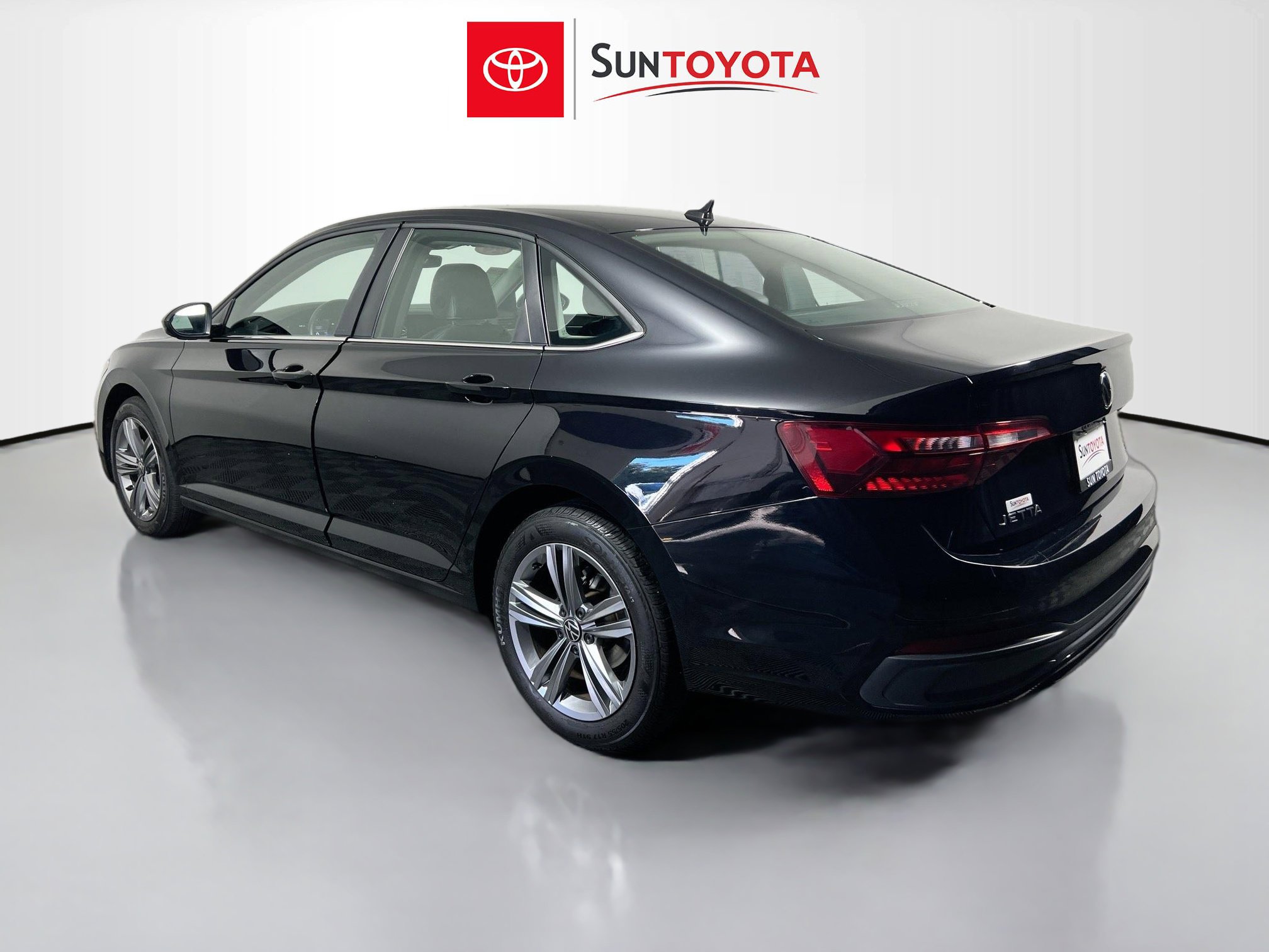 Used 2024 Volkswagen Jetta SE image 6