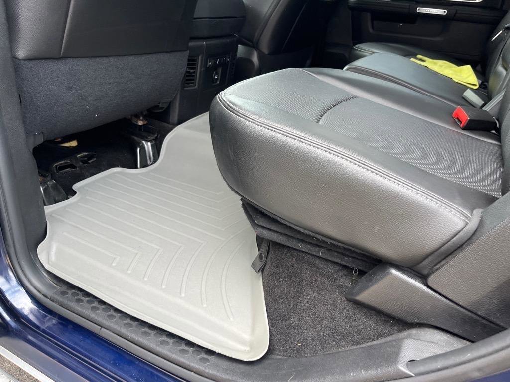 Used 2015 RAM 1500 Laramie w/ Convenience Group image 9