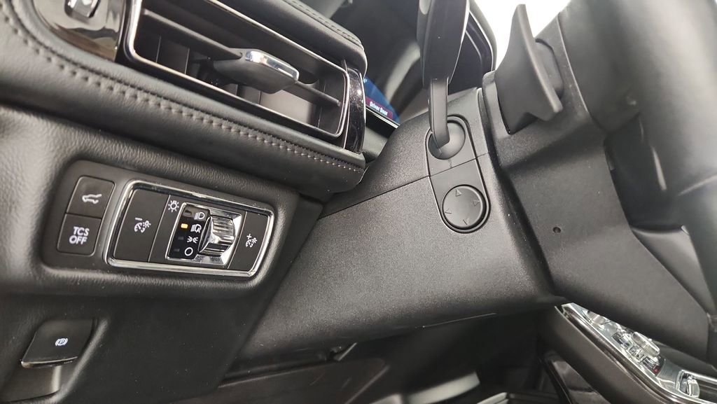 Used 2022 Lincoln Nautilus Reserve w/ Equipment Group 201A image 26