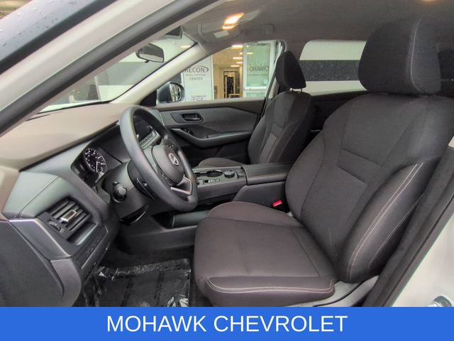 Used 2023 Nissan Rogue S AWD/4WD image 19