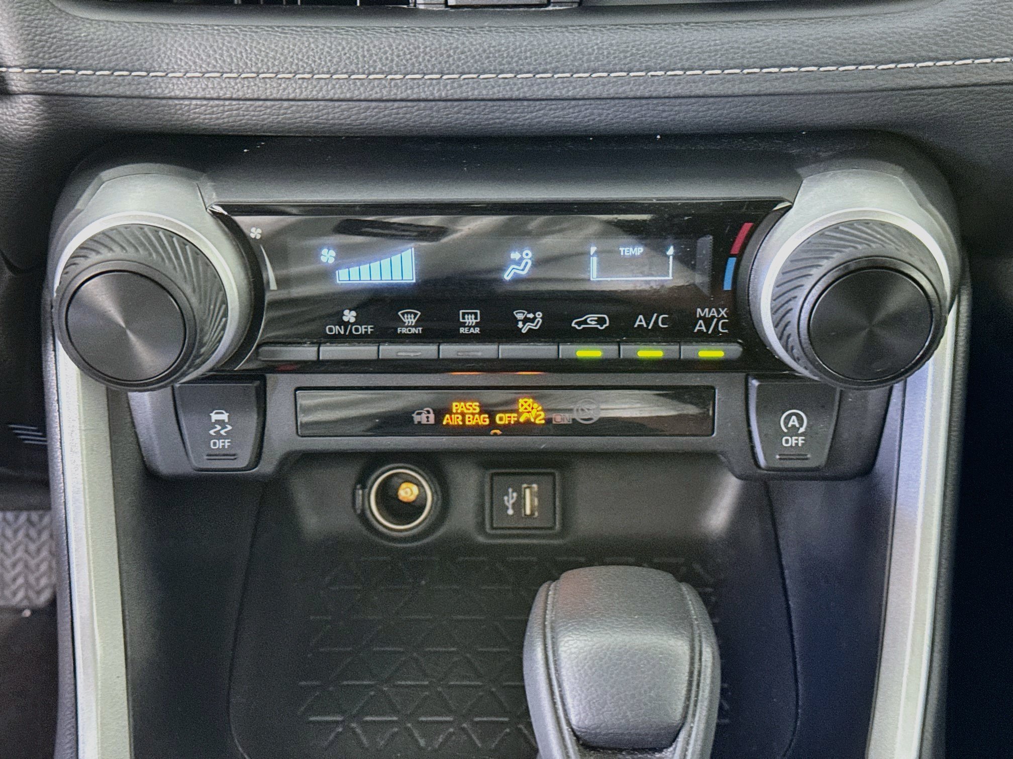 Certified 2025 Toyota RAV4 LE AWD/4WD image 15