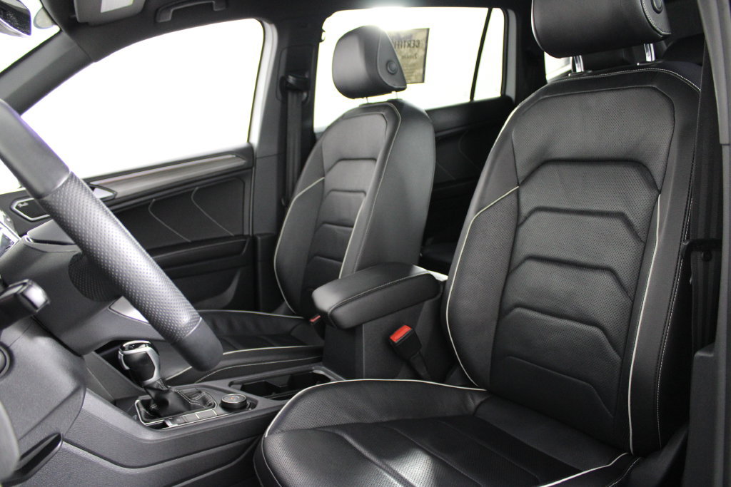 Used 2022 Volkswagen Tiguan SEL R-Line AWD/4WD image 18