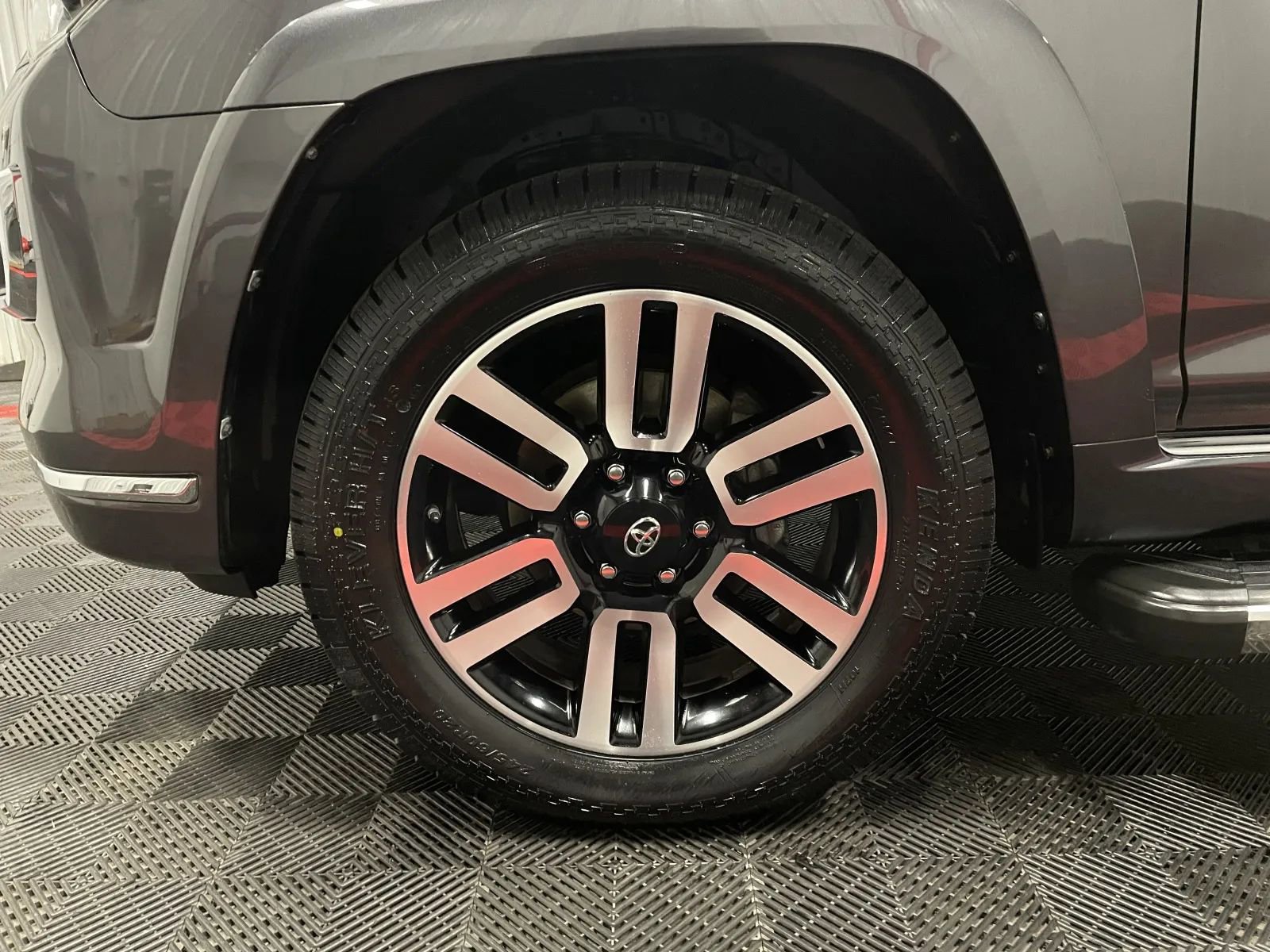 Used 2019 Toyota 4Runner Limited image 11
