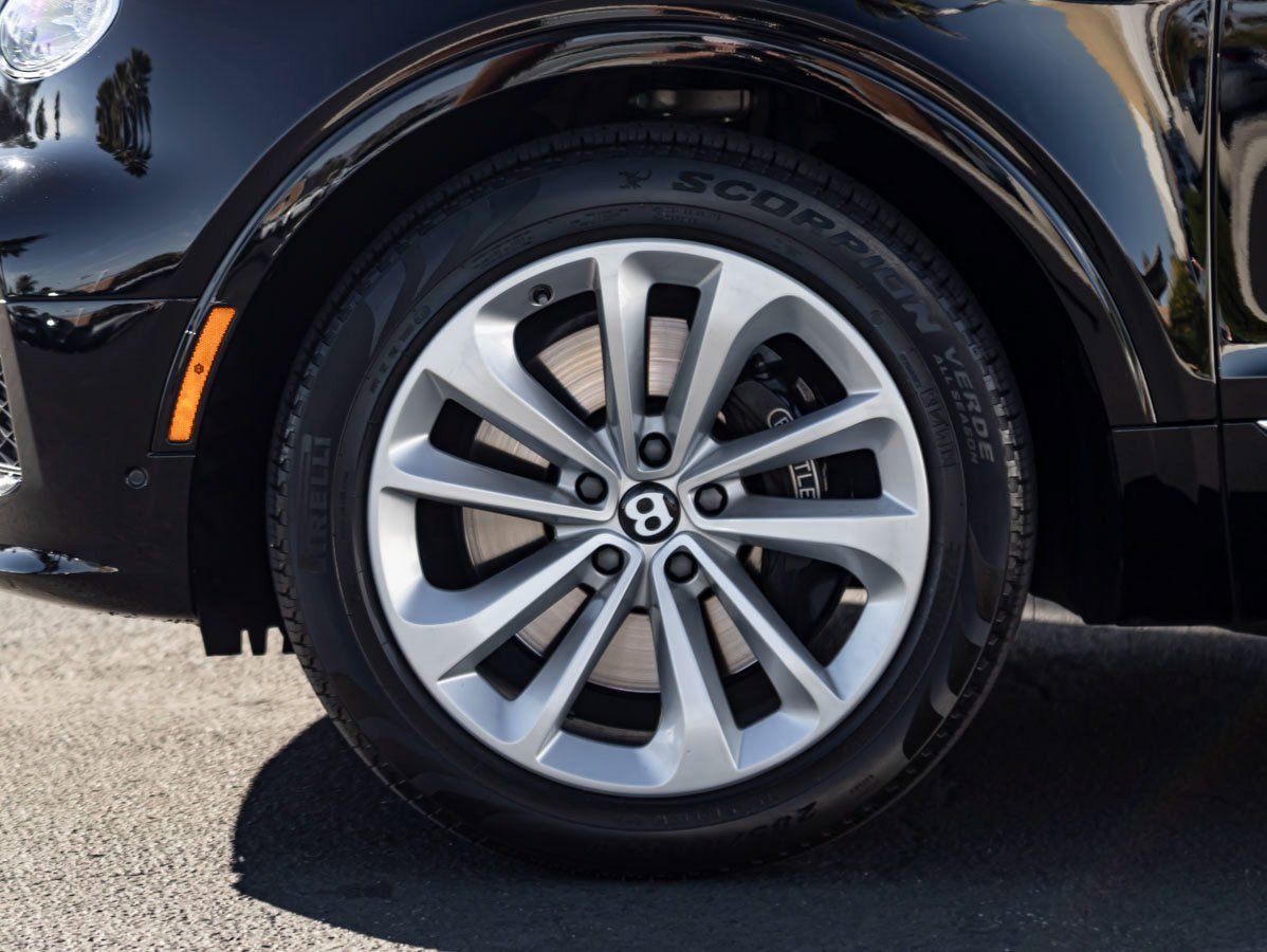 Certified 2022 Bentley Bentayga image 6